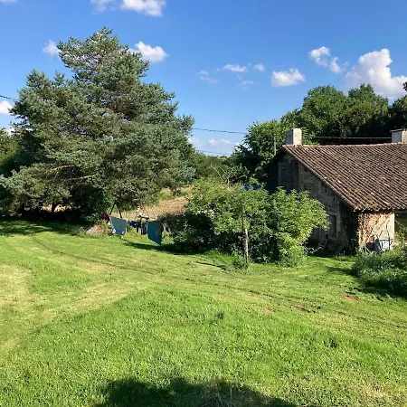 Longere En Bordure De Bois *