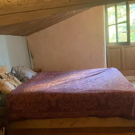 Longere En Bordure De Bois Maisonnay