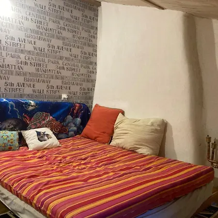 Longere En Bordure De Bois Maisonnay