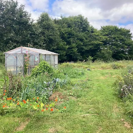Longere En Bordure De Bois Maisonnay